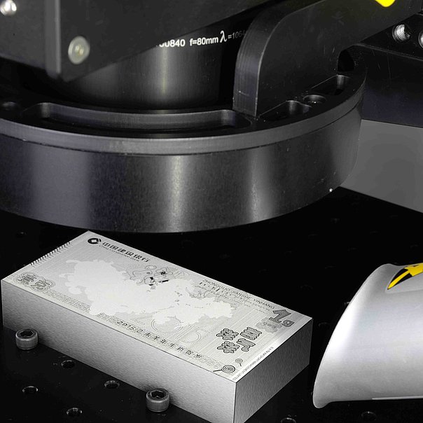 Sicherheitsmerkmale mit Laser-Graviermaschine Pulsaris 300